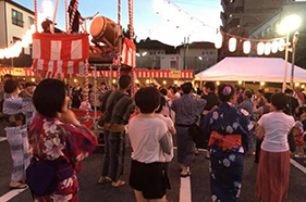 2016年８月　三鷹台で盆踊り